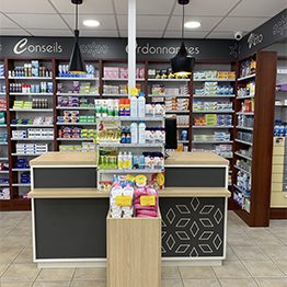 Pharmacie de la Veyle — vue 2 de l'agencement