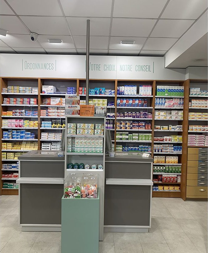 Pharmacie Aristide Briand — vue 2 de l'agencement