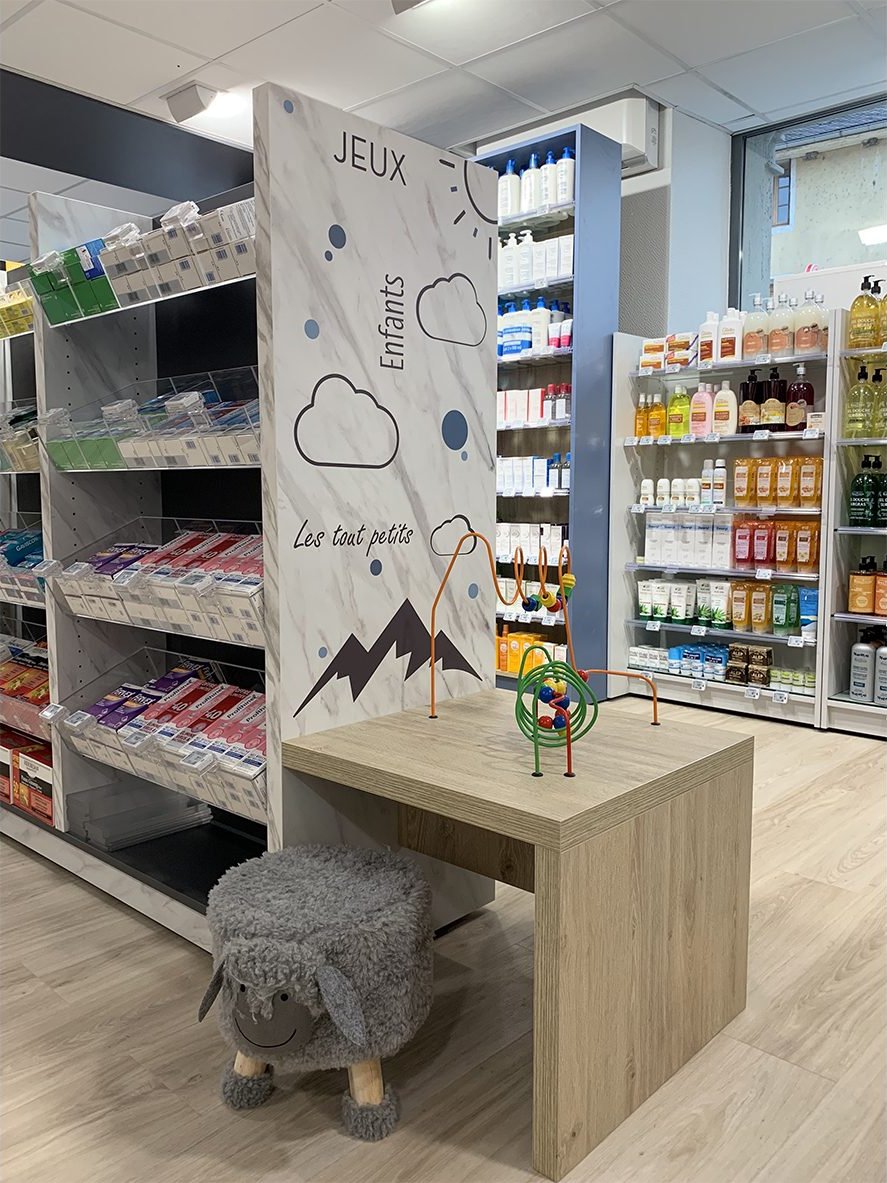Pharmacie Cano — vue 3 de l'agencement