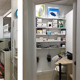 Pharmacie Cyprian — vue 2 de l'agencement