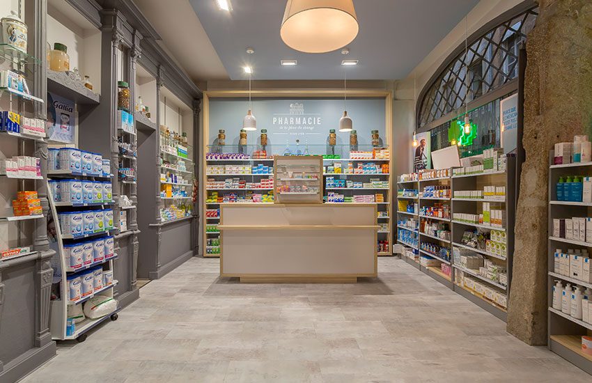 Pharmacie de la place du change — pharma staging par Intemporelles à Lyon