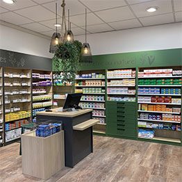 Pharmacie des Arts — vue 2 de l'agencement