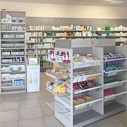 Pharmacie des Cèdres — vue 2 de l'agencement