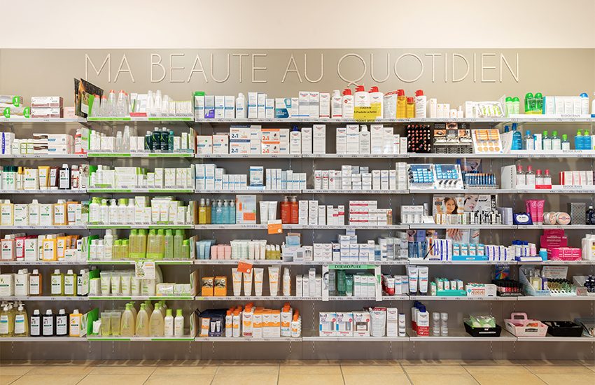 Pharmacie des Cèdres — vue 3 de l'agencement