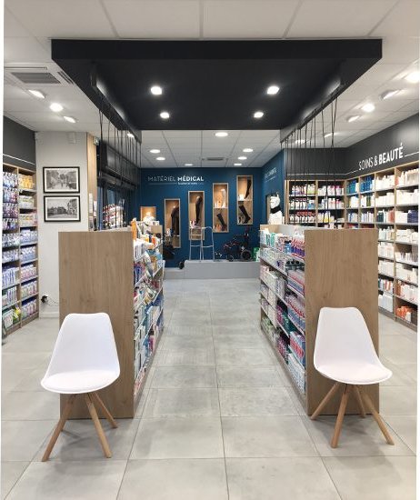 Pharmacie du Barriot — vue 2 de l'agencement