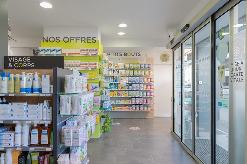 Pharmacie du Buisson — vue 2 de l'agencement