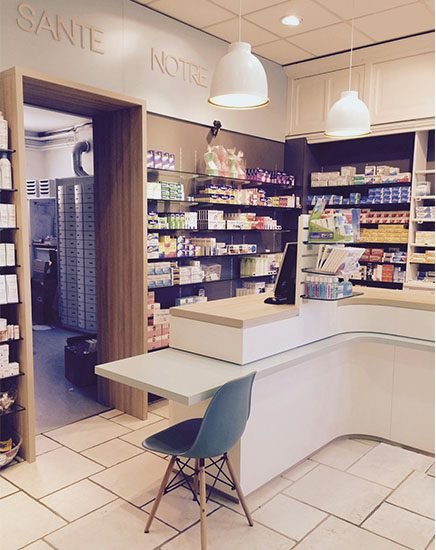 Pharmacie des Charmilles — vue 3 de l'agencement