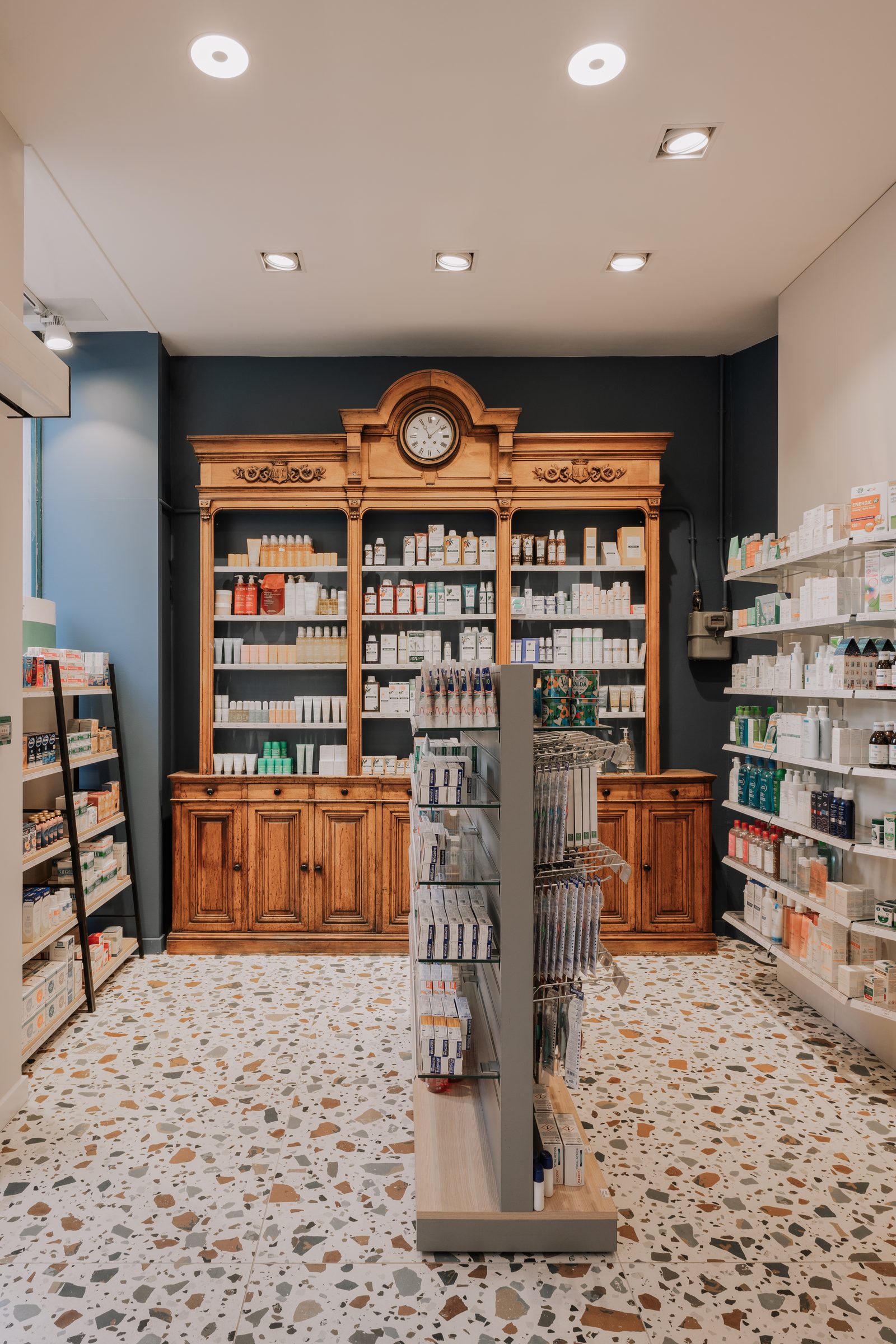 Pharmacie Gare Saint Paul — vue 4 de l'agencement