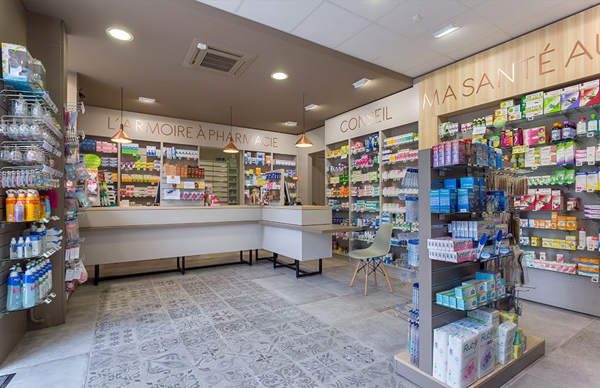 Pharmacie de l'Ile Barbe — vue 3 de l'agencement