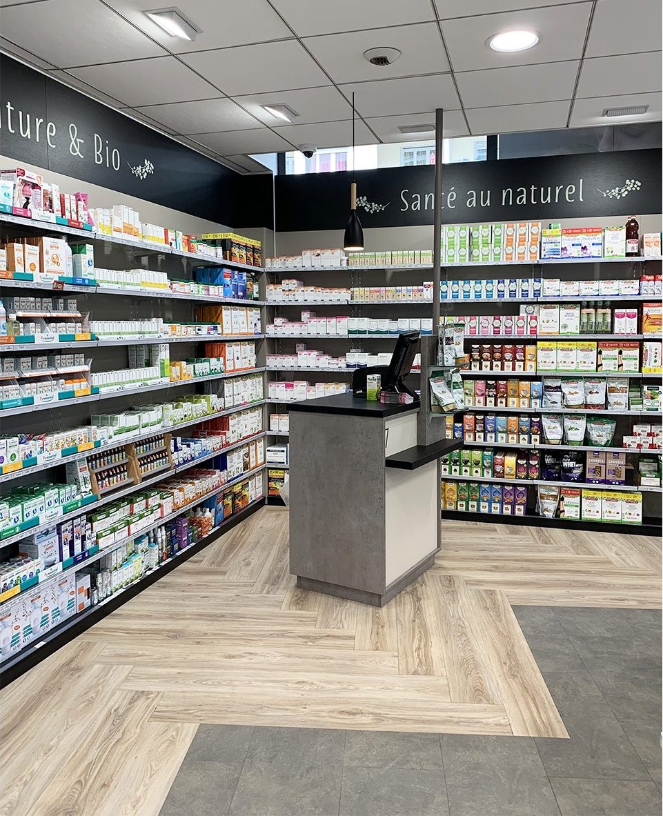 Pharmacie Wilson — vue 2 de l'agencement